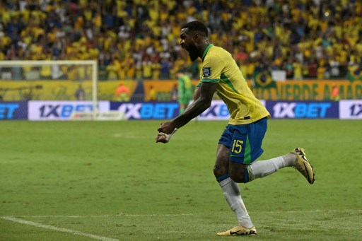  Brasil baru bisa membalas tujuh menit kemudian melalui sepakan Gerson.