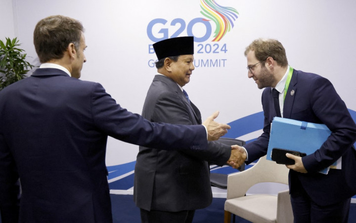 Presiden Prabowo Subianto melakukan pertemuan bilateral dengan Presiden Prancis Emmanuel Macron di sela hari kedua Konferensi Tingkat Tinggi (KTT) G20, Rio de Janeiro, Brasil, Selasa, 19 November 2024. Macron mengawali pembicaraan dengan memberikan selamat atas pelantikan Prabowo sebagai Presiden.