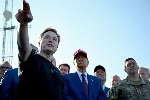 Uji terbang keenam tersebut juga disaksikan secara langsung oleh Presiden AS terpilih Donald Trump bersama CeO SpaceX Elon Musk.