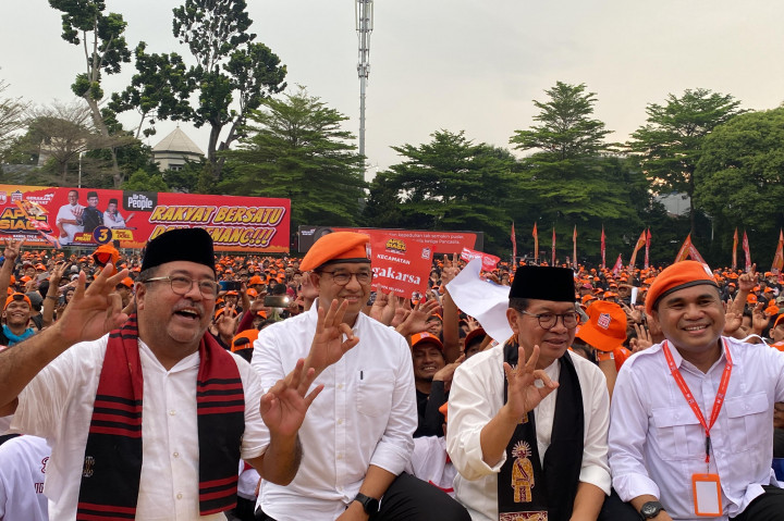 Gubernur DKI Jakarta 2017-2022 Anies Baswedan hadir dalam apel siaga kawal TPS untuk memberikan dukungan secara terbuka kepada Pasangan Calon (Paslon) Gubernur Jakarta nomor urut 3 Pramono-Rano. Dalam kesempatan ini Anies memberi tugas kepada pendukungnya yang dijuluki sebagai anak abah.