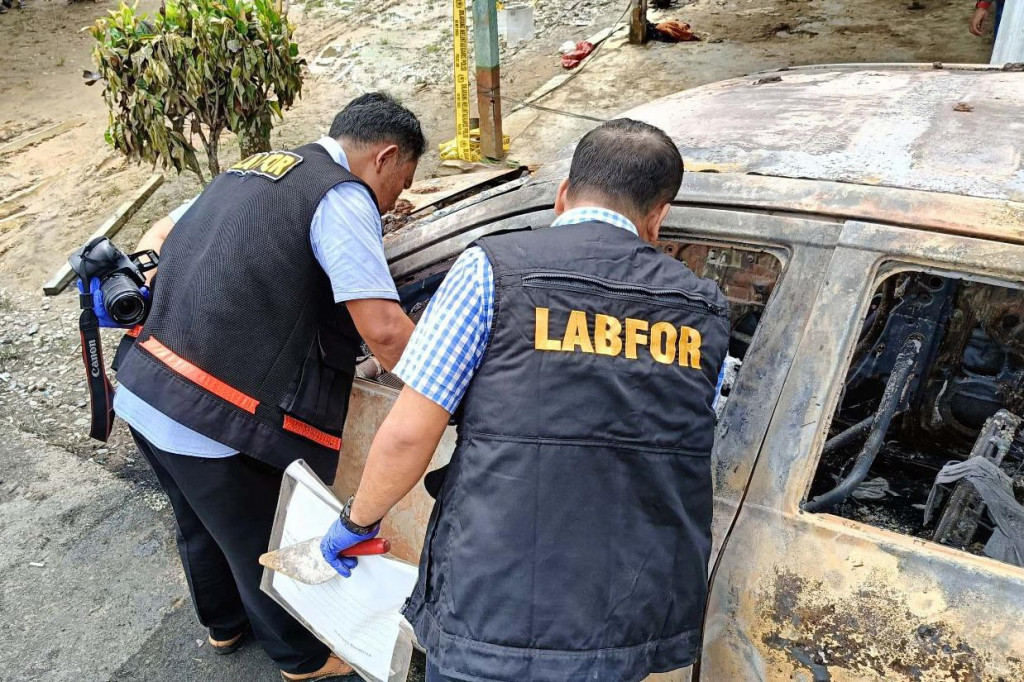 Sebuah mobil milik pendukung pasangan calon Bupati Aceh Timur nomor urut 1, Sulaiman-Abdul Hamid (SAH), hangus terbakar pada Selasa, 19 November 2024 dini hari. Peristiwa yang terjadi di Desa Seunebok Buloh, Kecamatan Darul Aman, Kabupaten Aceh Timur ini kini tengah diselidiki intensif oleh pihak kepolisian.