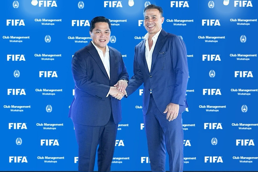 Ketua Umum PSSI Erick Thohir menyambut baik kehadiran beberapa legenda hidup sepak bola dunia ke Indonesia. Mereka hadir pada acara FIFA Club Management Workshop di Jakarta dan Bali sejak Senin, 18 November hingga Sabtu, 23 November 2024 esok.