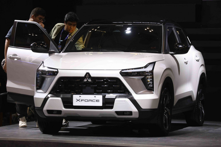 Varian terbaru yang melengkapi dua varian telah diperkenalkan sebelumnya yakni Mitsubishi Xforce Ultimate, dan Exceed tersebut dibekali fitur keselamatan advanced driver assistance system (ADAS) yang lebih lengkap.