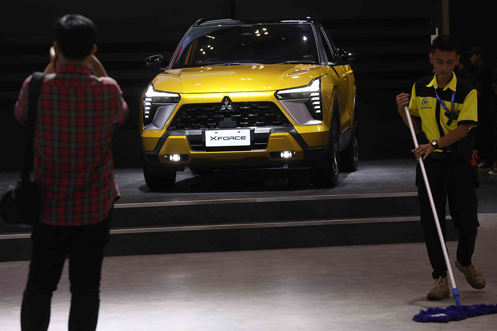 Pada fitur keamanan, varian Mitsubishi Xforce Ultimate DS telah dilengkapi enam buah airbag, mono camera, sensor radar depan dan belakang, serta ultrasonic parking sensor.