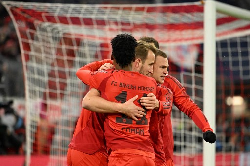 Harry Kane mencetak hat-trick untuk menjadi pemain tercepat yang mencetak 50 gol Bundesliga saat Bayern Muenchen dengan mudah mengalahkan Augsburg 3-0, Sabtu, 23 November 2024 dini hari WIB.