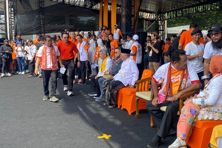 Nampak Mas Pram dan Bang Doel telah hadir di lokasi. Terlihat pula Ketua DPP Bidang Perekonomian PDIP Basuki Tjahaja Purnama atau Ahok.