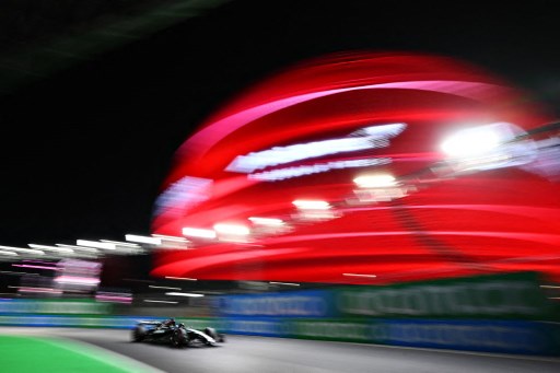 Balapan utama Grand Prix Las Vegas akan dimulai pada Minggu, 24 November pukul 13.00 WIB. Balapan mendatang akan menjadi krusial bagi Max Verstappen demi mengunci gelar juara dunia untuk keempat kalinya secara berturut-turut.