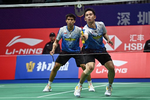 Sabar/Reza harus mengakui keunggulan pasangan anyar Korea Selatan Jin Yong/Seo Seung Jae pada partai puncak melalui dua gim langsung 16-21, 16-21.