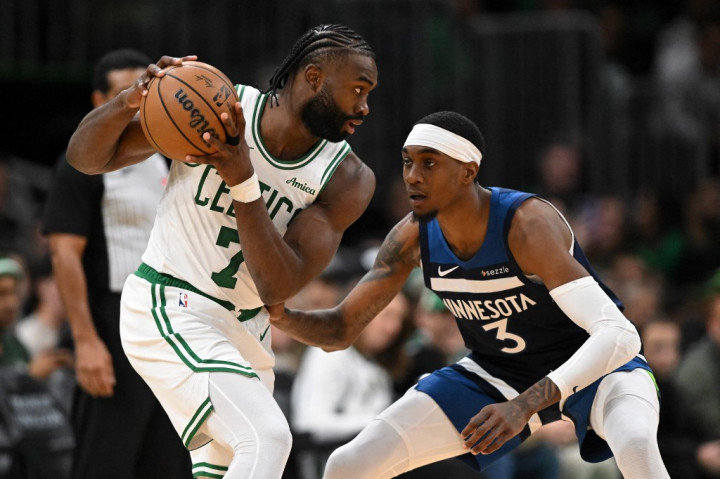 Boston Celtics berhasil menahan Minnesota Timberwolves untuk bangkit melawan dan mengakhiri laga dengan kemenangan 107-105 dalam laga lanjutan NBA yang digelar Senin, 25 November 2024 WIB, dan meraih kemenangan kelima beruntun.