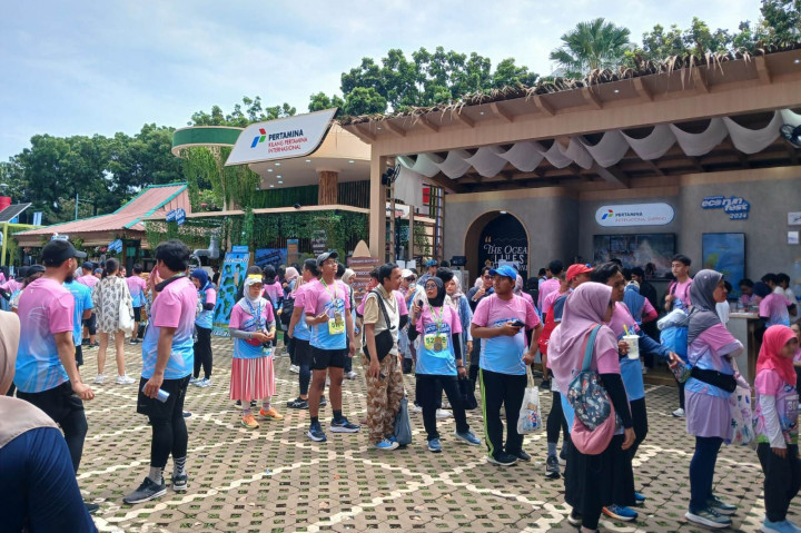 Wakil Direktur Utama Pertamina Wiko Migantoro mengungkap animo masyarakat yang mengikuti Pertamina Eco RunFest 2024 dari tahun ke tahun semakin bertambah. Sebelumnya, pelari yang hadir 10 ribu, sedangkan 2024 ini peserta lari mencapai lebih dari 12.300. Pertamina akan terus berkomitmen dalam berkontribusi dalam gelaran Pertamina Eco RunFest.