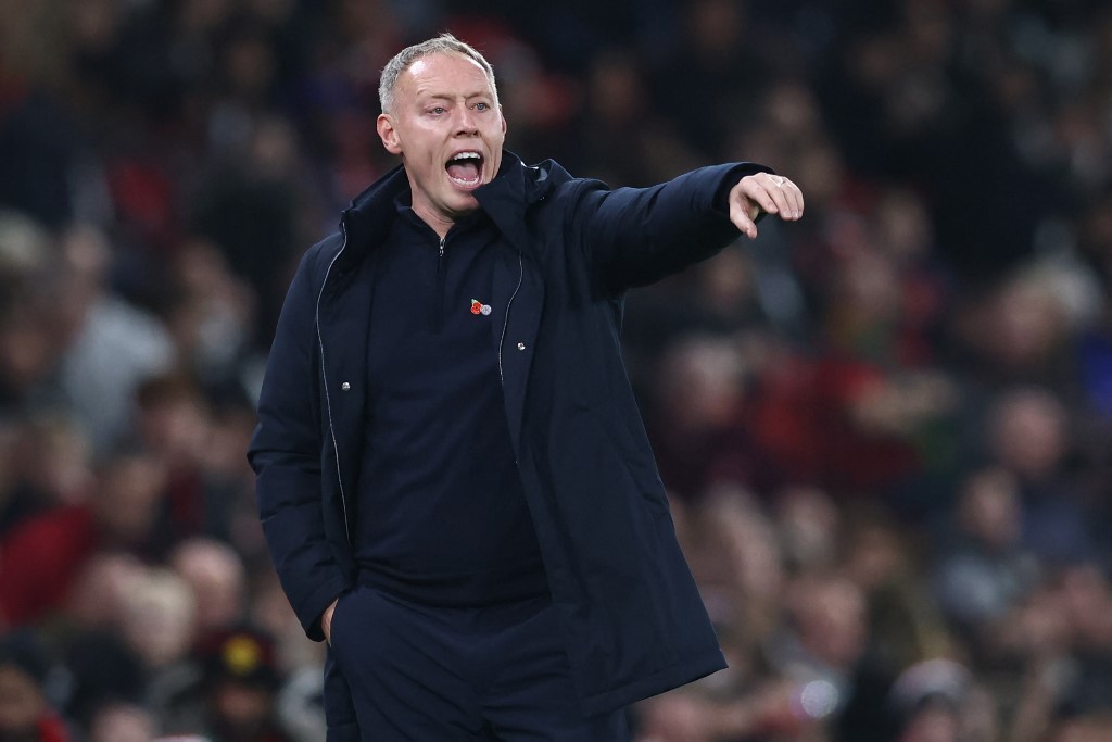 Manajemen klub Liga Inggris Leicester City mendepak pelatih Steve Cooper setelah tim juara Liga Inggris 2015-2016 itu mencatatkan serangkaian hasil buruk yang membuat mereka terdampar ke posisi ke-16 klasemen sementara liga musim 2024-2025.