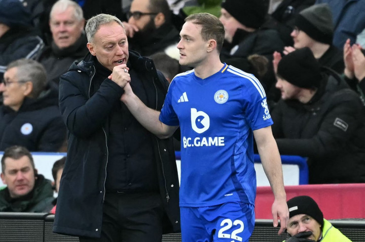 Dikutip dari laman resmi Liga Inggris di Jakarta, Senin, 25 November 2024, pihak Leicester menyatakan bahwa kepergian Cooper diikuti dua stafnya yakni asisten Alan Tate serta pelatih tim pertama sekaligus analis Steve Rands.