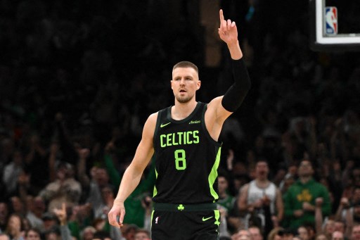 Awalnya, Porzingis diperkirakan membutuhkan waktu lima hingga enam bulan untuk pulih. Namun, ia berhasil kembali bermain dalam waktu kurang dari lima bulan setelah memenuhi berbagai indikator rehabilitasi yang ditetapkan oleh tim medis Celtics.