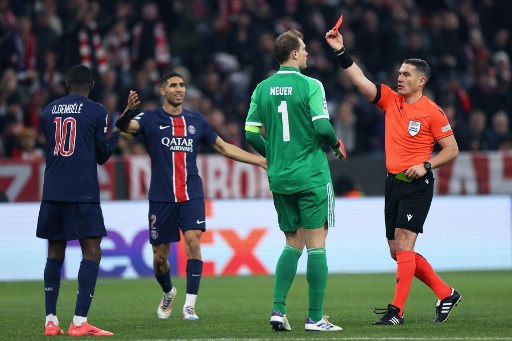 PSG sendiri harus bermain dengan 10 orang di babak kedua setelah Ousmane Dembele mendapatkan kartu kuning kedua.