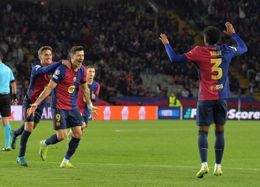 Lewandowski total sudah membuat 101 gol Liga Champions yang mendudukkannya di posisi ketiga pemain dengan gol terbanyak, di bawah Ronaldo (141 gol) dan Lionel Messi (129 gol).