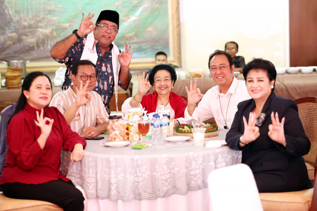 Sementara itu, Puan bersyukur sudah menggunakan hak suaranya. Dia berharap kontestasi politik tersebut berjalan lancar.