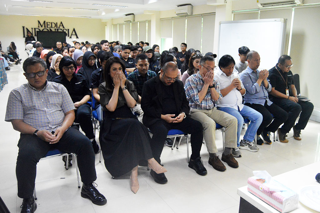 Syukuran ulang tahun ke-7 Medcom.id dihadiri sejumlah jajaran Media Group. Meliputi Presiden Direktur Metro TV Arief Suditomo, Pemimpin Redaksi Medcom.id Prihadi, Pemimpin Redaksi Metro TV Budiyanto, dan Direktur Teknik Media Group Agus Mulyadi.