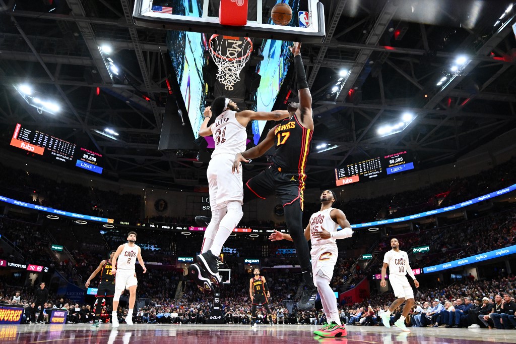 Hawks dan Cavaliers akan kembali bertemu pada Sabtu dalam pertandingan NBA Cup. Saat ini, Hawks berada di puncak Grup C dengan rekor 2-1, sementara Cavaliers (1-1) memiliki dua pertandingan tersisa di fase grup. 