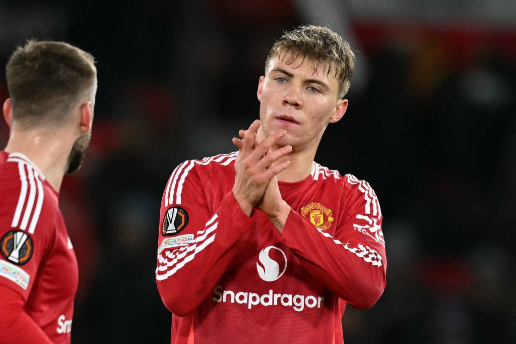 Kemenangan pertama diraih United pada matchday ke-4 saat melawan PAOK Athena. Kala itu United masih dibesut pelatih sementara Ruud van Nistelrooy.