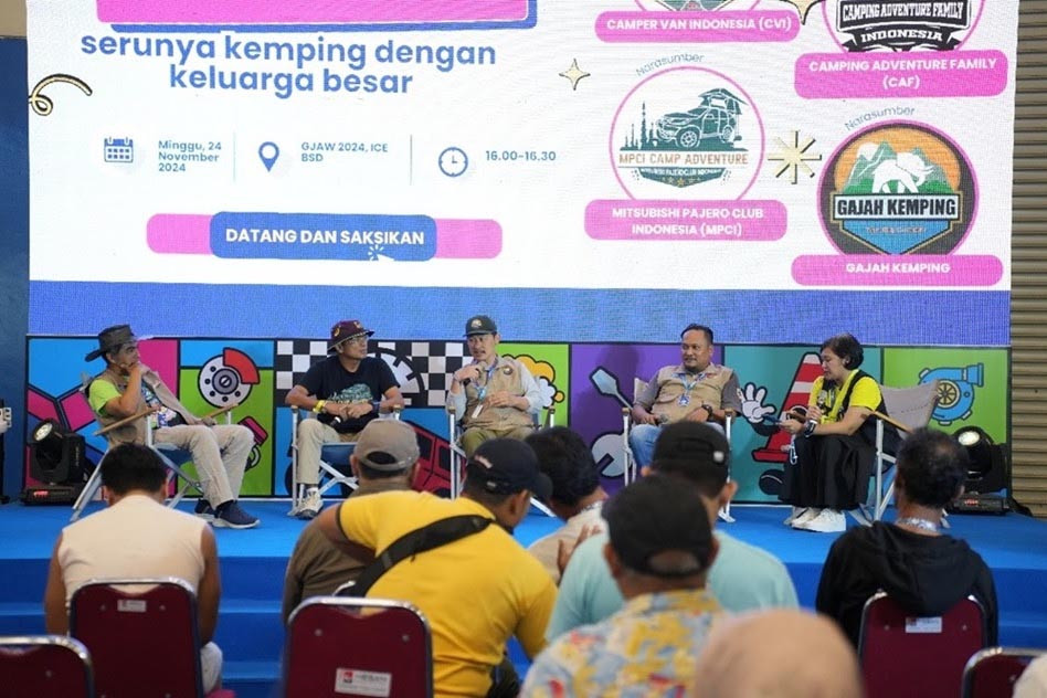 Salah satu kegiatan menarik yang hadir di Campervan Show pada gelaran MUF GJAW 2024 adalah Talkshow dengan tema Serunya Camping dengan Keluarga Besar. Acara ini menjadi daya tarik bagi pengunjung yang ingin tahu lebih dalam tentang pengalaman berkemah bersama keluarga besar dengan menggunakan campervan.
