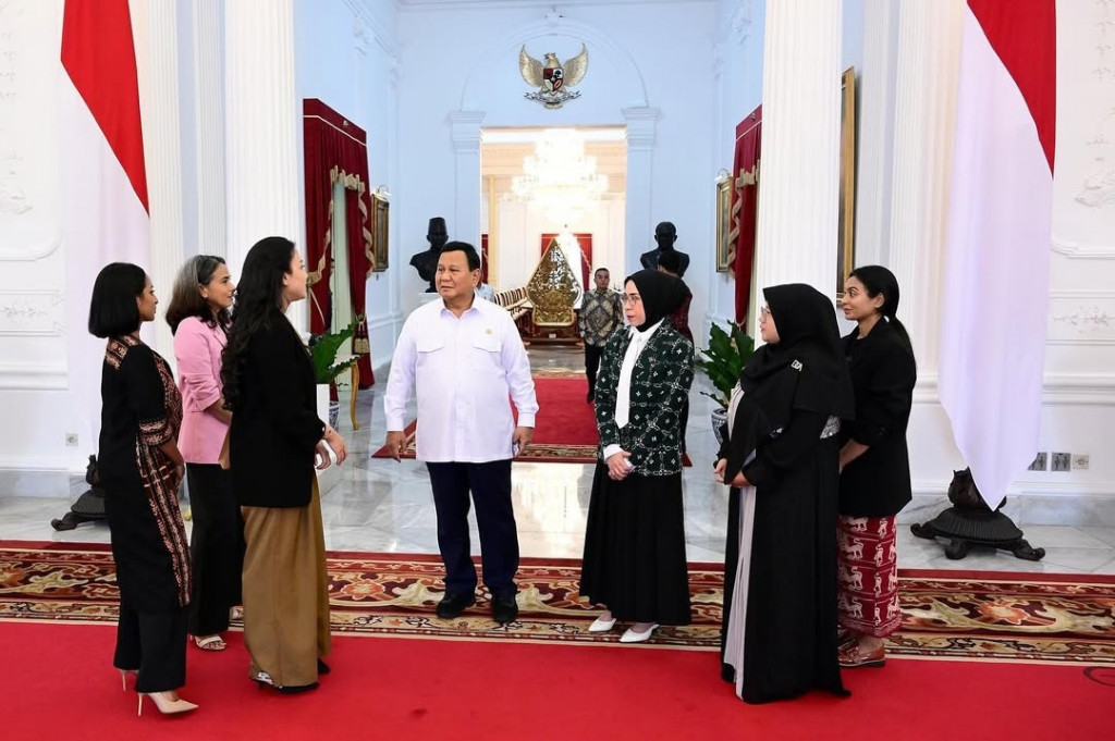 Presiden Prabowo Subianto menyampaikan dukungannya terhadap film Women From Rote Island yang berhasil masuk nominasi di ajang Piala Oscar 2025 dalam kategori Best International Feature Film pada Academy Awards ke-97.