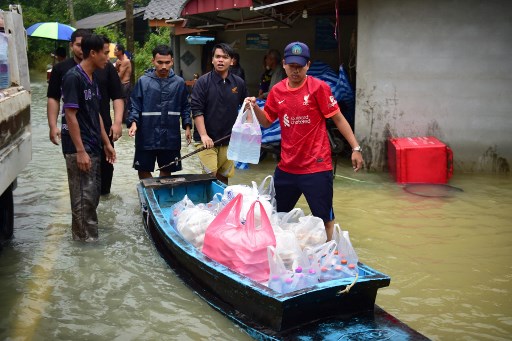 Departemen Meteorologi Thailand mengatakan bahwa hujan lebat menyebabkan banjir di Provinsi Nakhon Si Thammarat, Phatthalung, Songkhla, Pattani, Yala, Narathiwat, Krabi, Trang, dan Satun, demikian laporan Thai Enquirer.