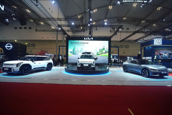 PT Kreta Indo Artha (Kia) selaku agen pemegang merek Kia di Indonesia memperkenalkan lini terbaru dari mobil listriknya yakni Kia EV3 pada ajang GAIKINDO Jakarta Auto Week (GJAW) 2024 yang digelar di Indonesia Convention Exhibition (ICE), BSD City, Tangerang, Banten.