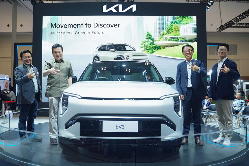 Kedua model ini menggunakan motor listrik 150 kW dengan torsi 283 Nm. Dengan tenaga tersebut memungkinkan akselerasi 0-100km per jam dengan waktu 7,5 detik. Kecepatan maksimum EV3 adalah 170 km per jam. Sedangkan untuk pengisian daya kendaraan, Kia mengklaim mobil ini hanya membutuhkan waktu sekitar 31 menit untuk mengisi baterai dari 10-80 persen.