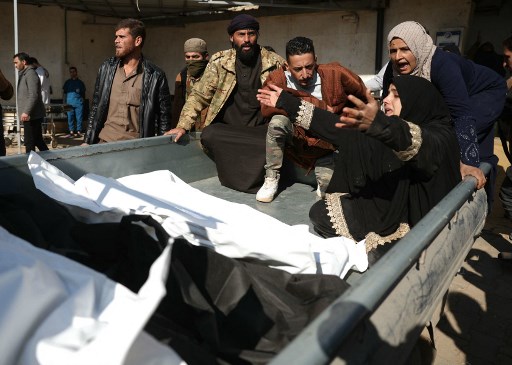 Setidaknya 25 orang tewas akibat serangan udara yang dilakukan oleh pemerintah Suriah dan Rusia di wilayah barat laut Suriah.