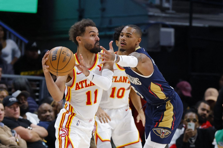 Momentum Hawks mulai terbentuk di kuarter ketiga. Setelah melalui babak pertama yang dingin, Trae Young mencetak tripoin dengan sisa waktu 2 menit 46 detik untuk membawa Hawks unggul 80-73, keunggulan terbesar mereka saat itu. Satu menit kemudian, De'Andre Hunter menambah keunggulan menjadi 10 poin dengan tembakan tiga angka.