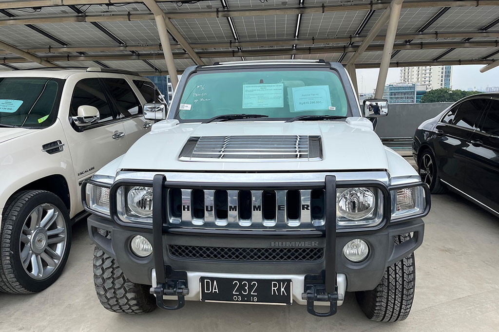 Merek mobil dan motor yang akan dilelang beragam. Salah satunya Mobil Hummer H3 dengan harga awal lelang Rp610 juta, sampai Motor Harley Davidson dengan harga awal Rp76 juta.