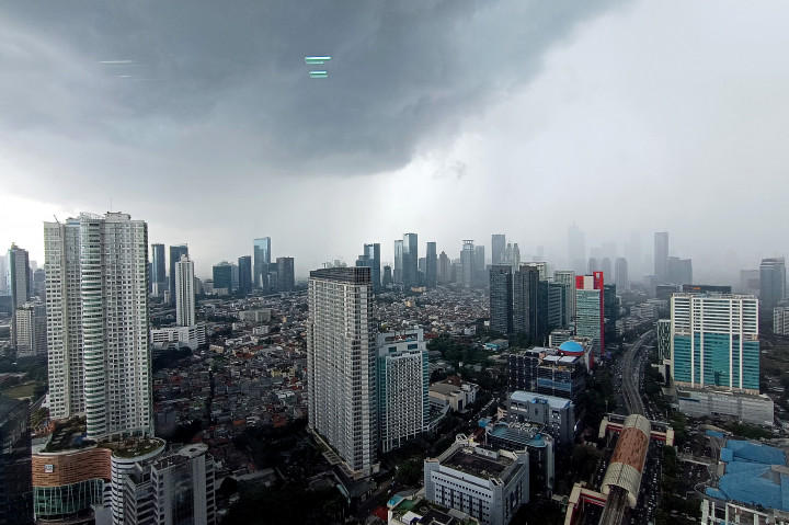 Melalui prospek cuaca mingguan periode 3-9 Desember 2024, dijelaskan Jakarta akan masih dilanda hujan dan angin kencang.