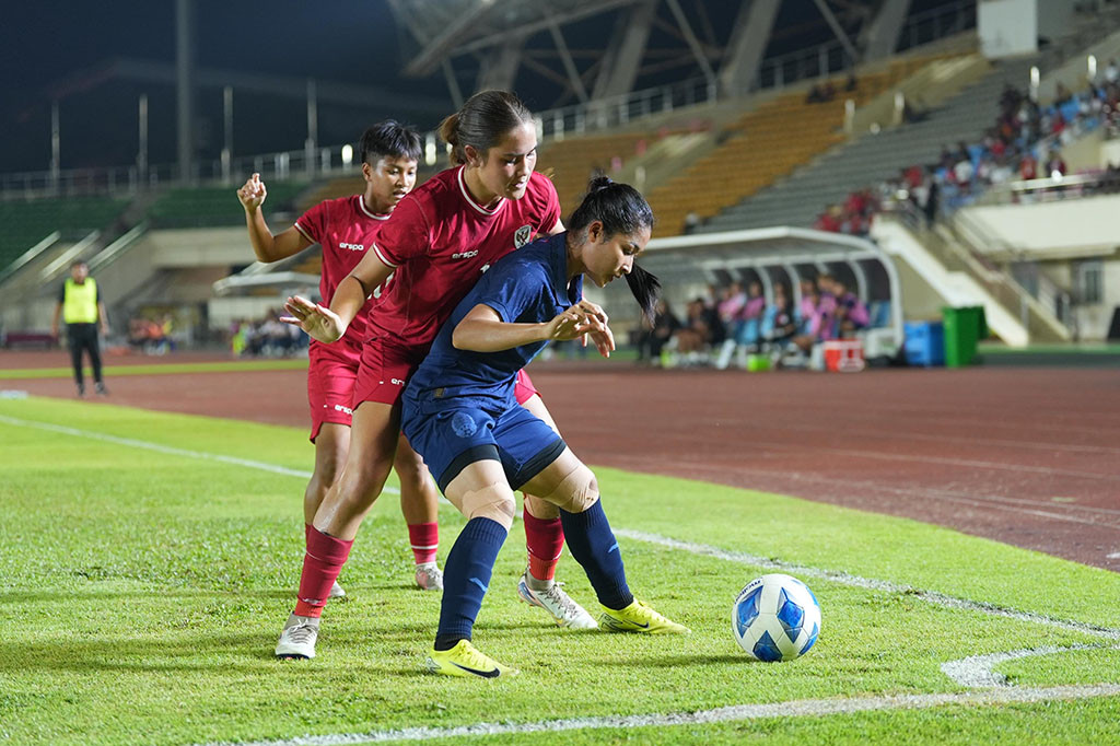 Kemudian, kiper Indonesia Laita Masykuroh juga terpilih sebagai penjaga gawang terbaik Piala AFF Putri 2024. Laita tampil mengesankan dengan hanya kebobolan satu gol di sepanjang turnamen.