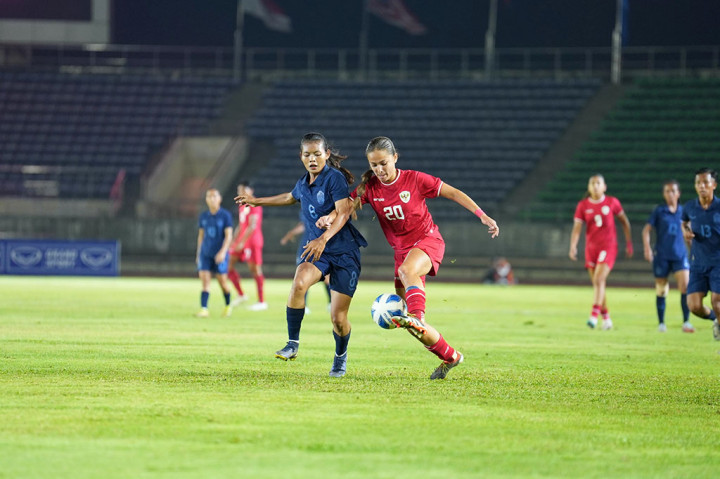 Reva Octaviani menjadi bintang pada pertandingan tersebut dengan dua golnya (19, 58). Satu gol Indonesia lainnya diciptakan Sydney Hopper (35), sementara Kamboja memperkecil kedudukan lewat Hok Saody (32). 