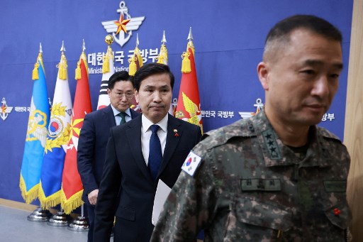 Ia menambahkan bahwa militer akan berusaha melindungi keselamatan serta kehidupan sehari-hari masyarakat sambil menjaga kesiapan pertahanan yang kokoh.