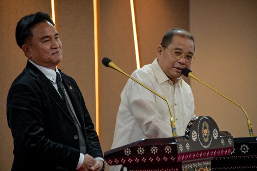 Yusril menjelaskan bahwa Pemerintah Indonesia dan Filipina sepakat memindahkan Mary Jane ke negara asalnya setelah proses diplomasi yang panjang. 