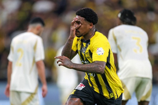 Steven Bergwijn menjadi bintang saat ia mencetak gol kemenangan untuk membawa Al-Ittihad mengalahkan Al-Nassr 2-1 pada laga lanjutan Liga Arab Saudi di King Abdullah Sports City, Jumat, 6 Desember 2024.