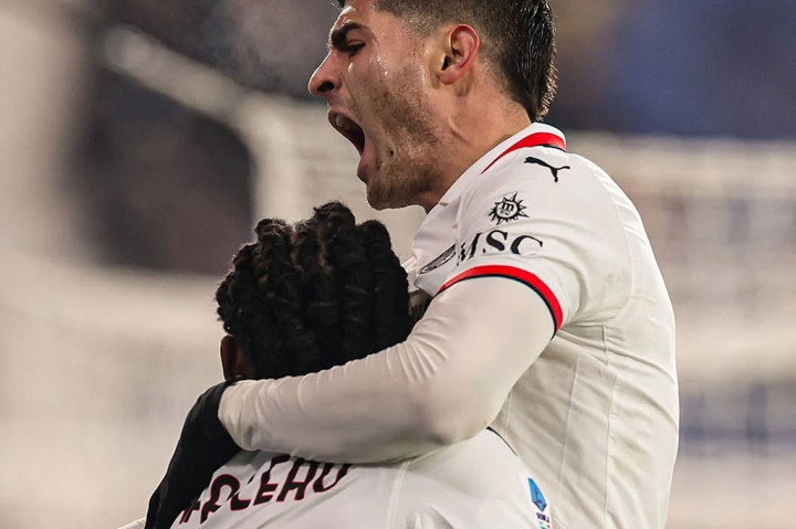 Milan menyamakan pada menit ke-22. Alvaro Morata menyambar umpan silang Rafael Leao untuk mengubah skor menjadi 1-1.