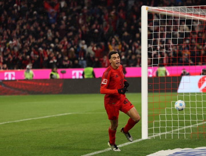 Bayern tidak tinggal diam dan langsung merespon dengan meningkatkan intensitas serangan mereka dan membuahkan hasil pada menit 56 setelah umpan dari Michael Olise bisa dikonversikan menjadi gol lewat tendangan Jamal Musiala sehingga skor berubah menjadi 2-1. Bayern tidak mengendurkan serangan mereka dan berupaya untuk menambah keunggulan pada menit 84 berkat gol Leon Goretzka setelah menerima umpan dari Leroy Sane sehingga skor berubah menjadi 3-1.