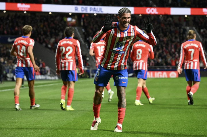 Tuan rumah unggul lebih dulu pada menit kesepuluh dari sepakan keras Rodrigo De Paul dari luar kotak penalti. Dua menit kemudian Sevilla membalas melalui gol Dodi Lukebakio dari sepak pojok.