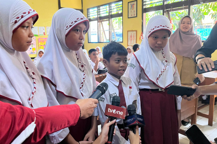 Dia juga menyebut program ini turut mengajarkan siswa untuk meningkatkan rasa syukurnya. Program ini juga dinilai mengajarkan para siswa untuk menjaga ketertiban karena proses pembagian harus antre.