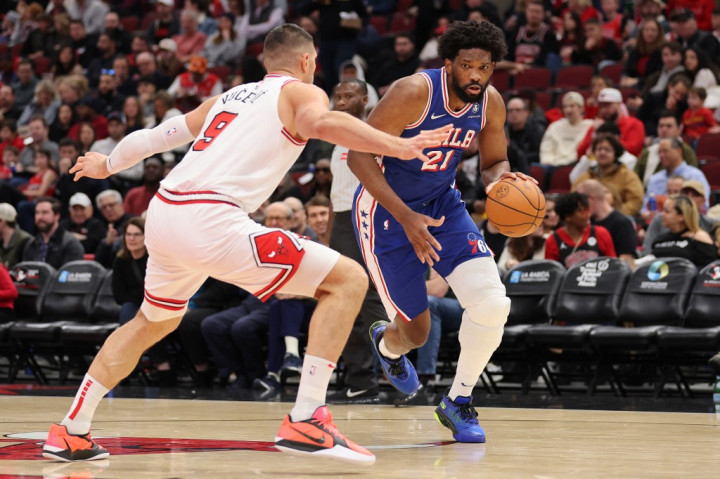 Joel Embiid kembali dari cedera dan mencetak 31 poin dan 12 rebound dalam kemenangan Philadelphia 76ers atas Chicago Bulls dengan skor 108-100, dalam laga lanjutan NBA, Senin, 9 Desember 2024 WIB.