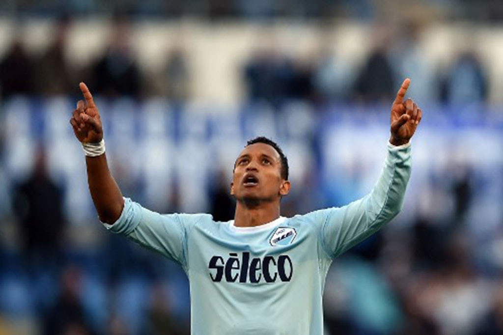 Di level klub, dirinya sudah membela setidak-tidaknya 10 klub dengan total 455 penampilan dan membuat 97 gol. Sementara di timnas senior Portugal, dirinya membuat 24 gol dari 112 pertandingan.