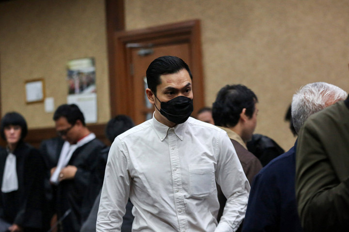 Selain pidana penjara, Harvey juga dituntut pidana denda sejumlah Rp1 miliar dengan ketentuan apabila denda tersebut tidak dibayar, maka diganti dengan pidana kurungan selama satu tahun.