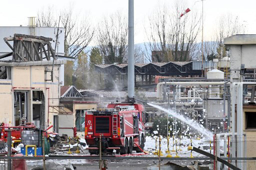 Perusahaan minyak ENI Italia mengatakan penyebab ledakan di depot di Calenzano, dekat Florence, sedang diselidiki.