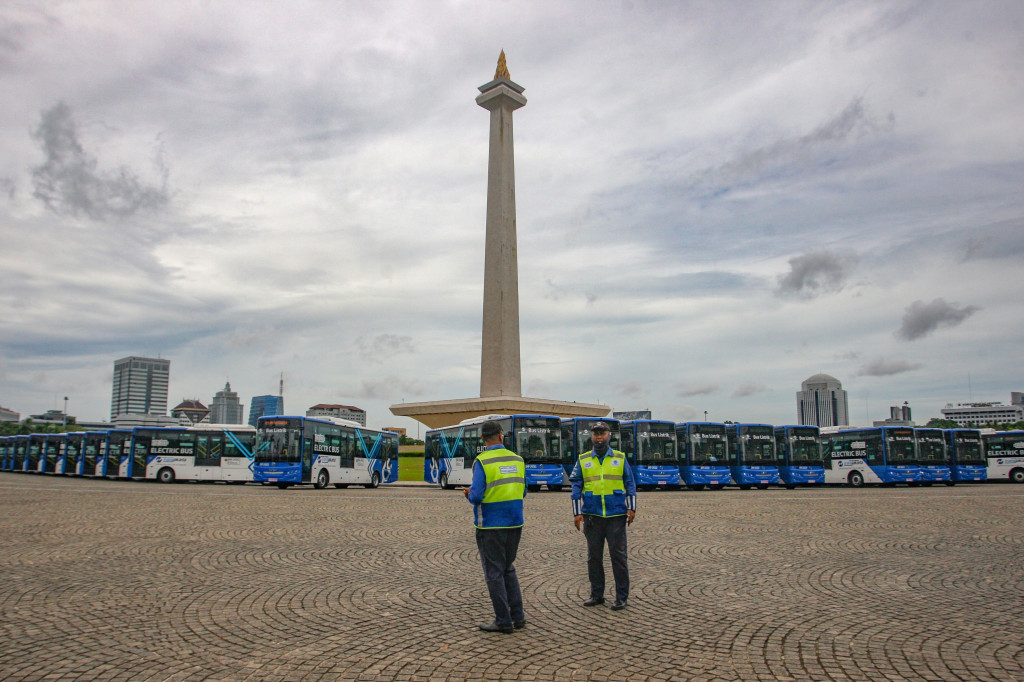 Direktur Utama Transjakarta Welfizon Yuza mengatakan, 200 armada yang diluncurkan hari ini merupakan tambahan dari 100 bus listrik yang sebelumnya telah meluncurkan pada 2023.