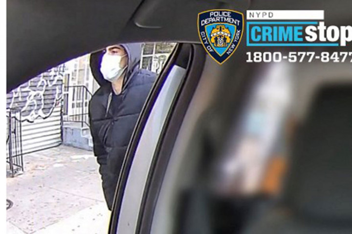 Menurut catatan pengadilan jaksa penuntut di New York mengajukan dakwaan pembunuhan, bersama dengan empat dakwaan senjata terkait terhadap Mangione.