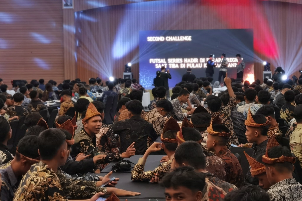 Turnamen ini mempertemukan 38 tim regional unggulan dari seluruh Indonesia, mulai dari Aceh hingga Papua, yang telah melewati babak penyisihan dengan lebih dari 1600 pertandingan dan melibatkan 1000 tim.