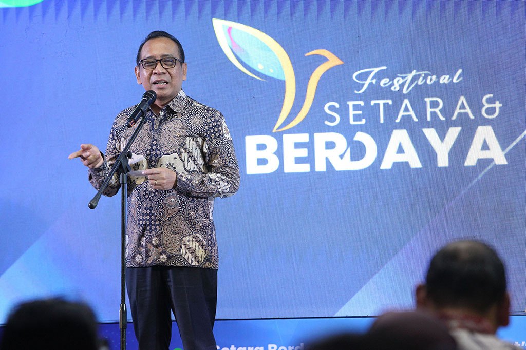 Menko Bidang Pembangunan Manusia dan Kebudayaan Pratikno menyampaikan sambutannya dalam pembukaan Festival Setara Berdaya.