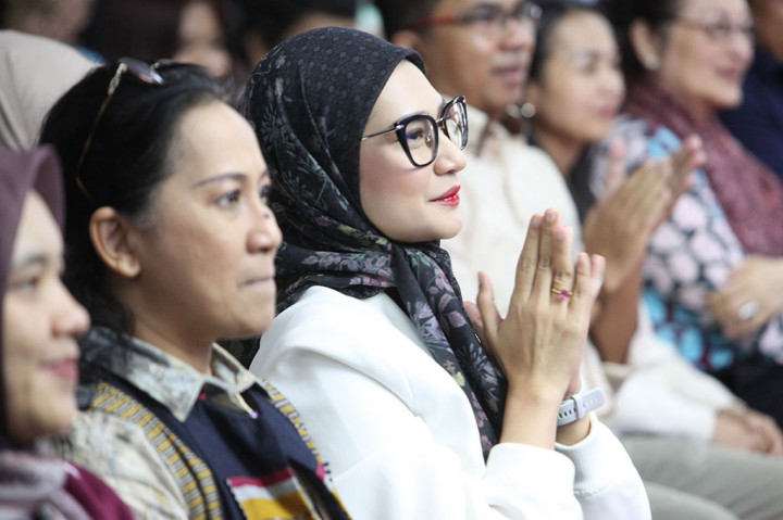 Staf Khusus Presiden 2019-2024 Angkie Yudistia hadir dalam pembukaan Festival Setara Berdaya di Gedung Media Indonesia, Kedoya.